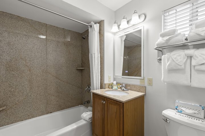 2 Queen Beds Ocean View (21 of 30)