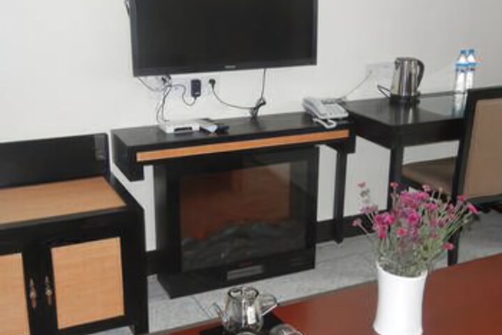 Room 2 of 4
