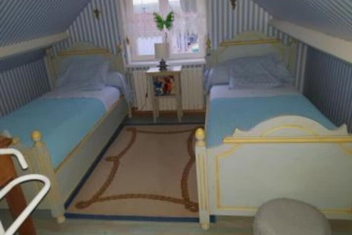 Room 3 of 4