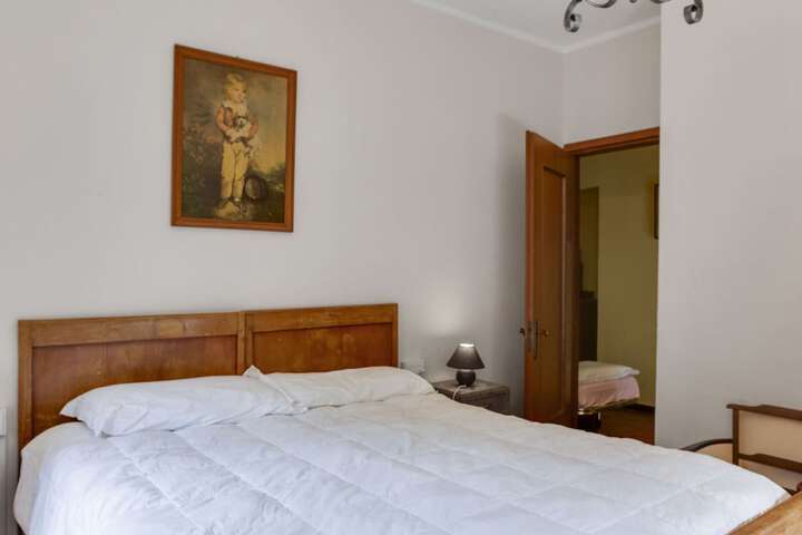 Room 5 of 38