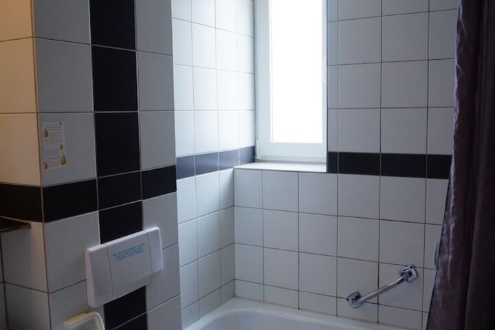 Room 15 of 29