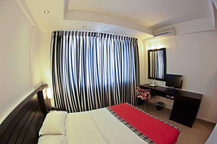 Room 6 of 40