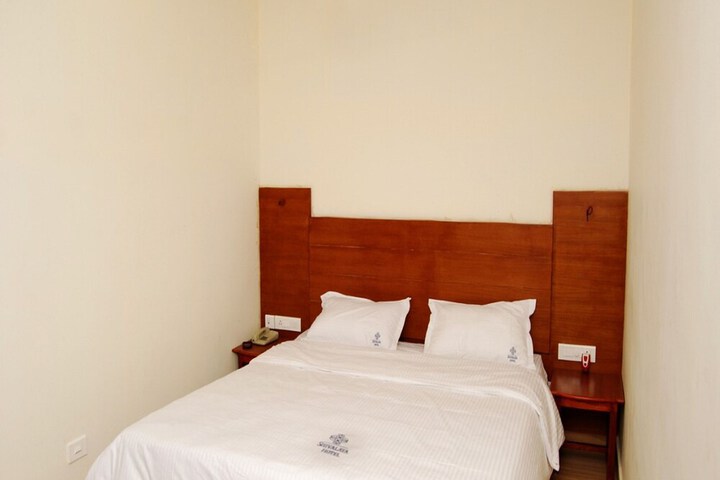 Room 3 of 13