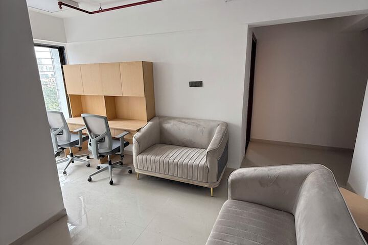 Room 7 of 11