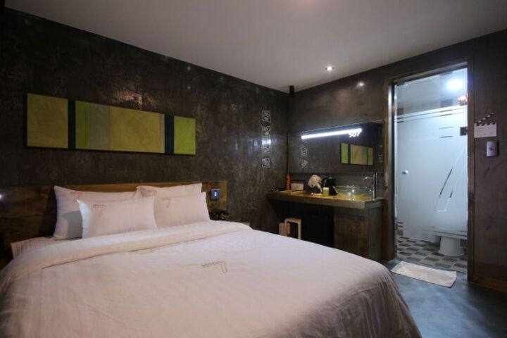 Room 64 of 126