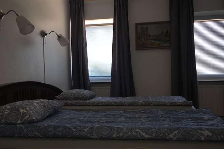 Room 9 of 50