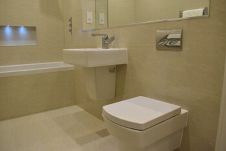 Room 3 of 20