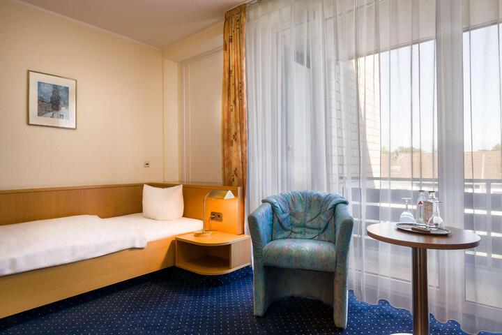 Room 16 of 110