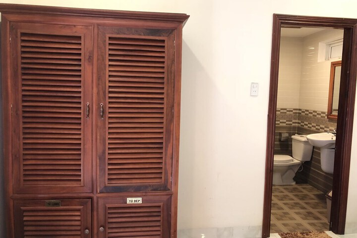 Room 16 of 25