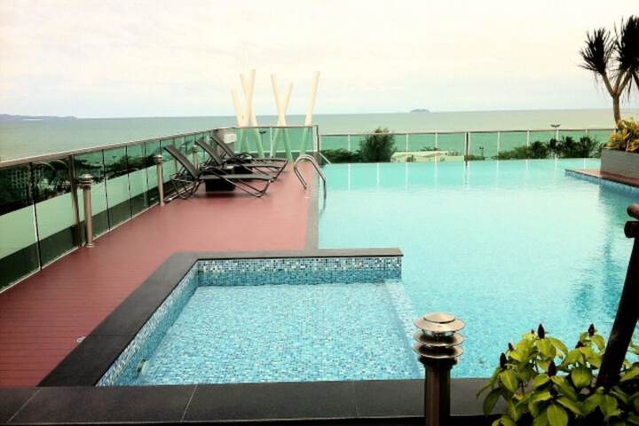Pools & Facilities