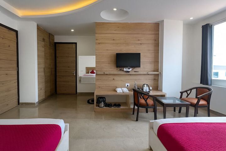 Room 30 of 66