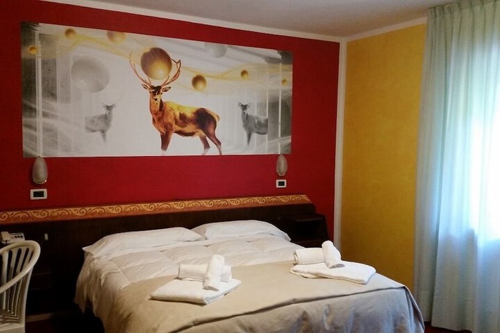 Room 4 of 46