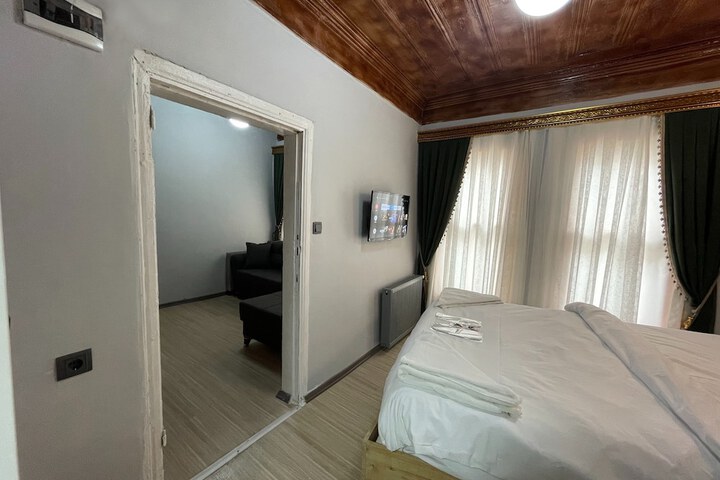 Room 60 of 100