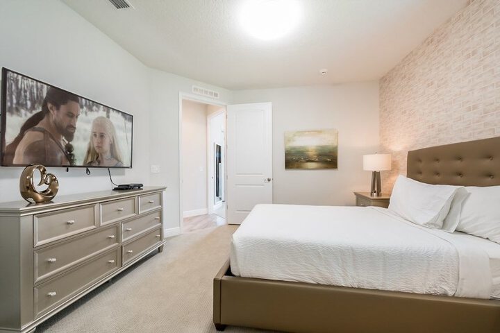 Room 10 of 39
