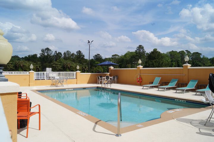 Pool 14 of 24