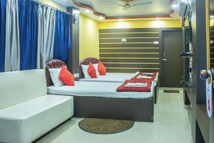 Room 33 of 62