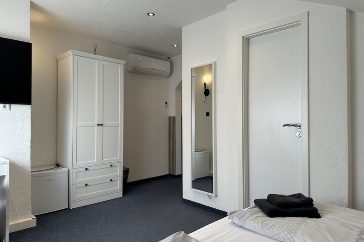 Room 50 of 109