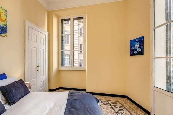 Room 15 of 93