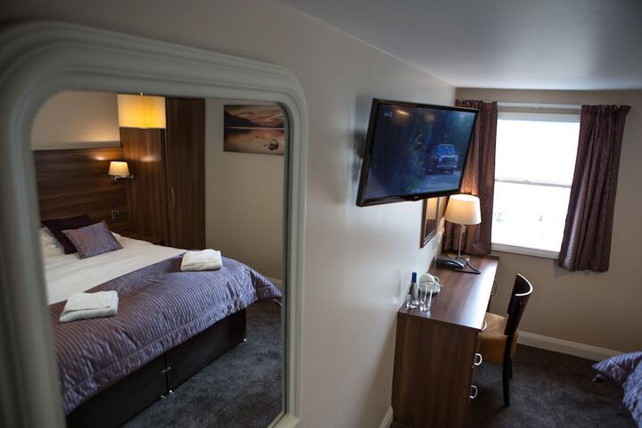 Room 9 of 47