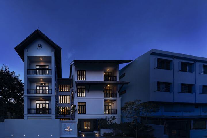 Hotel 79 of 80