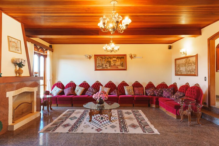 Guest Lobby