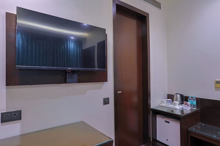 Room 32 of 137