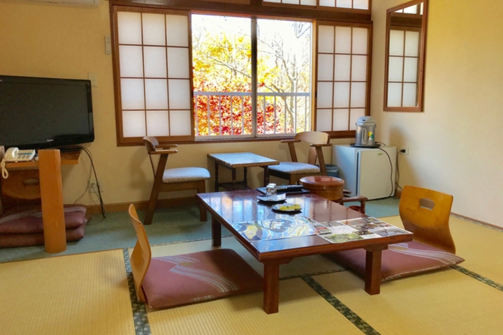 Room 2 of 9