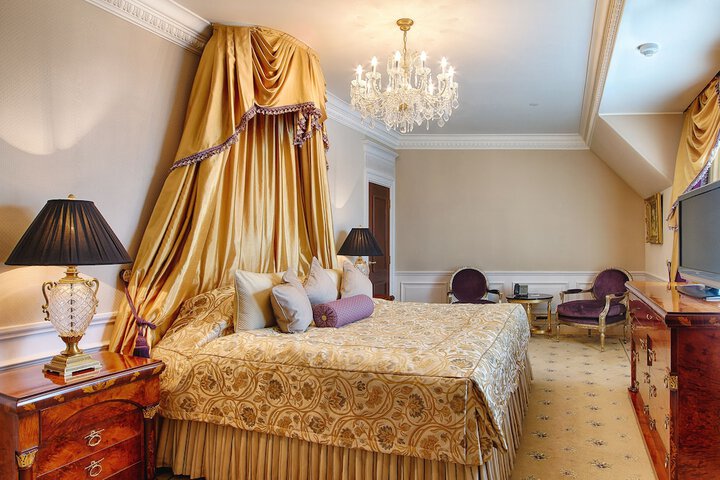 Room 27 of 158