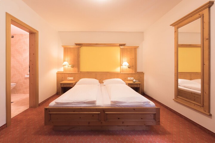 Room 5 of 49