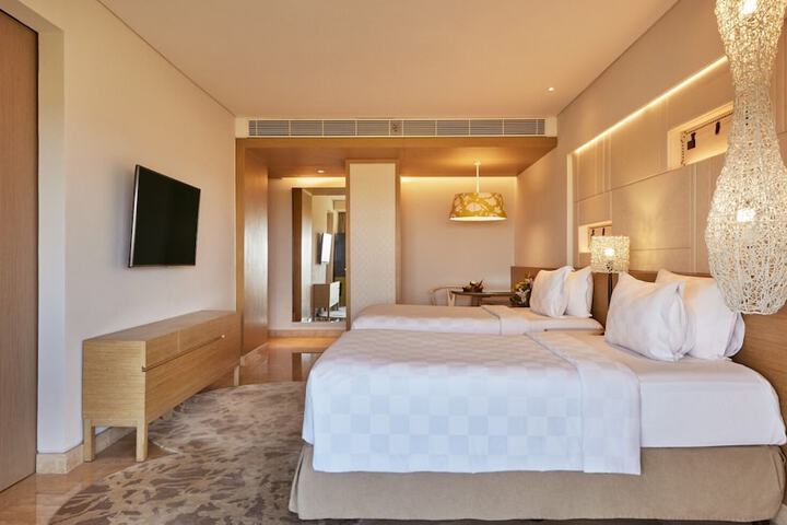 Room 53 of 204