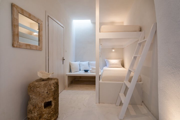 Room 6 of 26