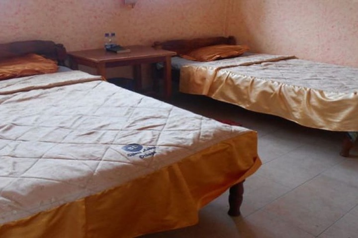 Room 10 of 29