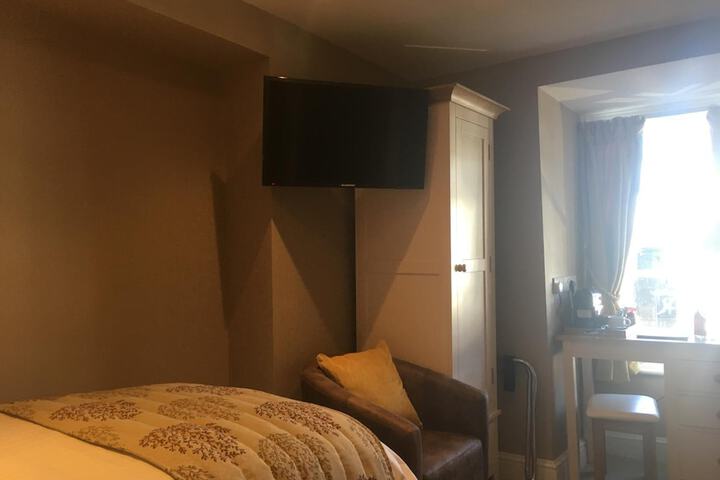 Room 14 of 43