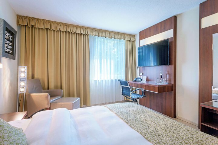 Room 31 of 105