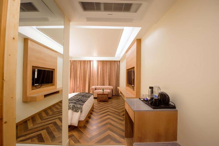 Room 16 of 19