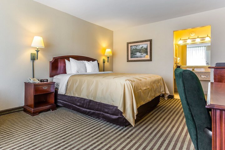 Standard | King Bed (14 of 14)