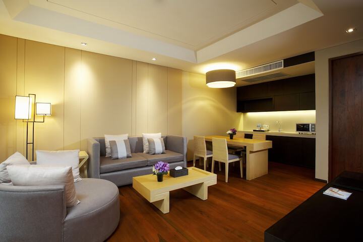 Room 29 of 77