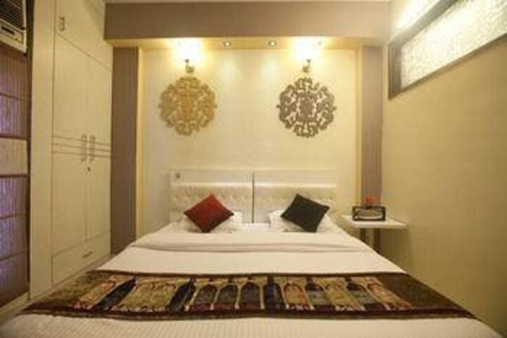 OYO ROOMS RAJOURI GARDEN