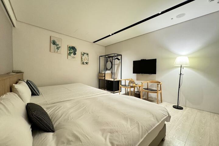 Room 20 of 44