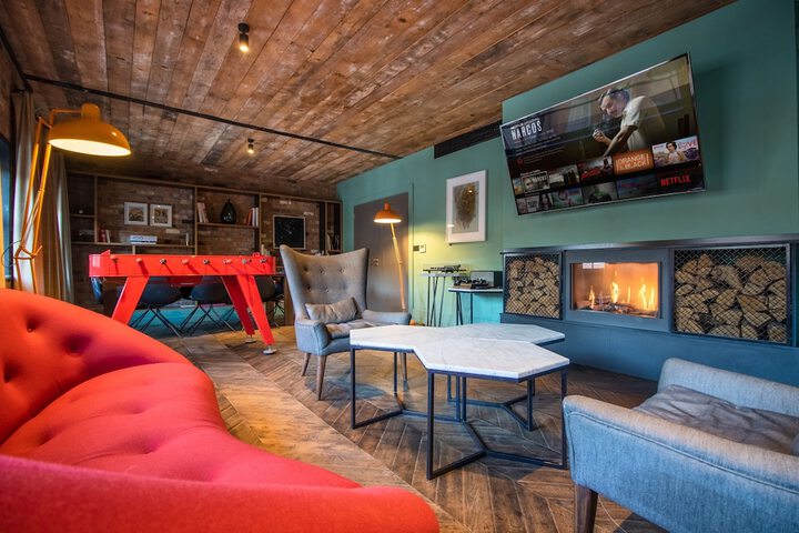 Lounge 65 of 70