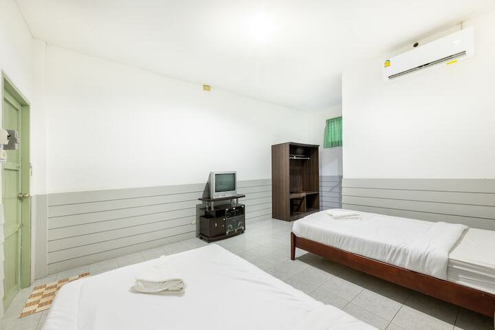Room 9 of 52