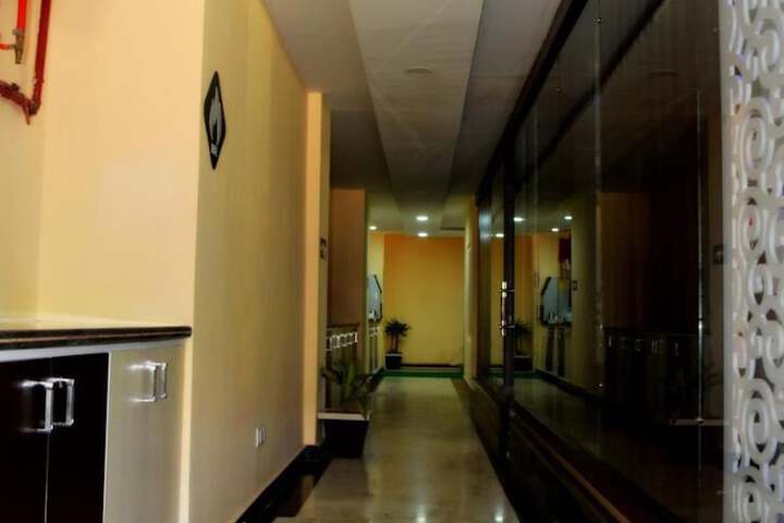 Ballroom/Hall 19 of 20