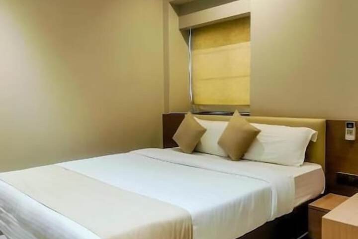 Room 6 of 20