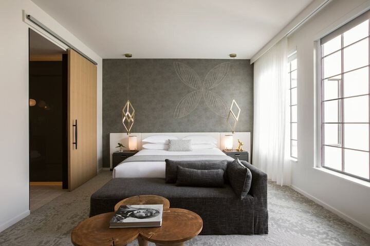 Room 53 of 112