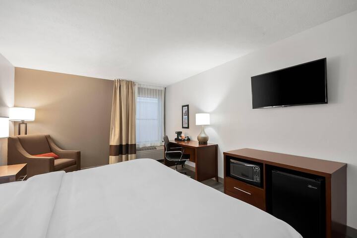 Room 44 of 80