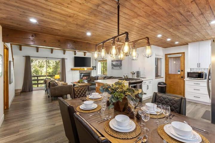 Image of Spectacular Game Room 3000 sqft, 2 Masters, Pool Table, 2 Decks, AC, Dogs
