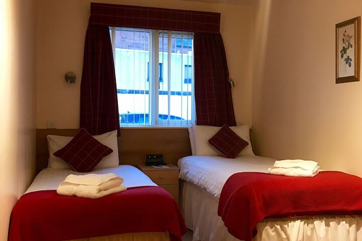 Room 8 of 35