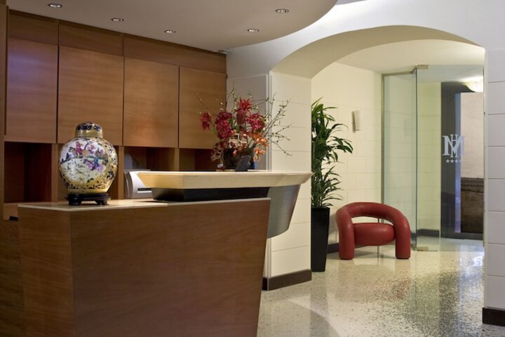 Concierge desk