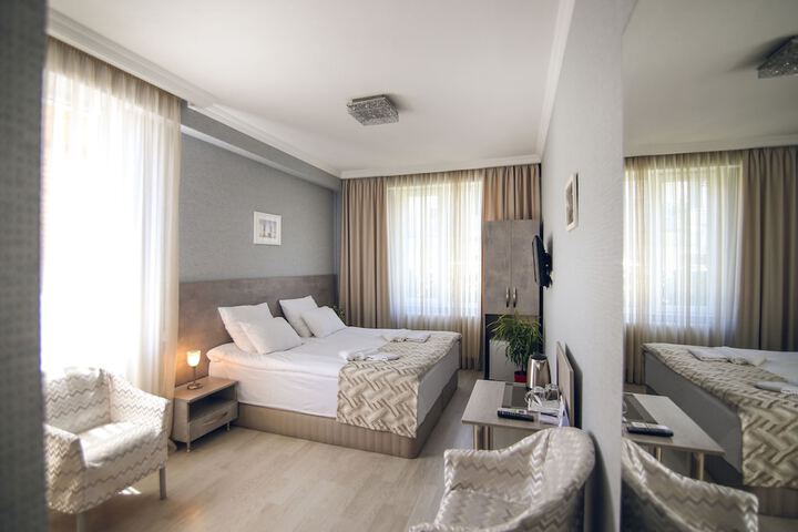 Room 9 of 52