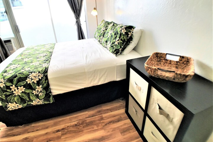 Kuhio Village Condominium 1008a in Honolulu, HI